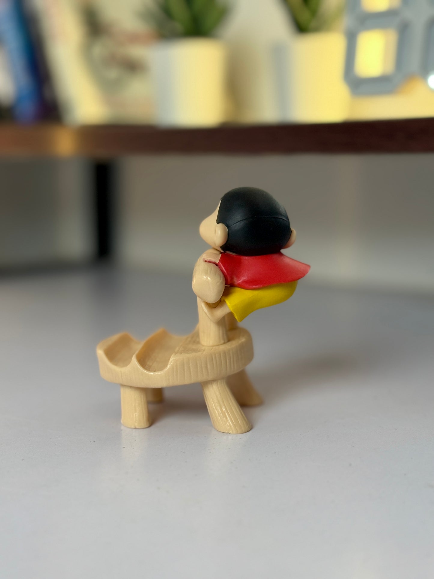 Crayon Shin-chan Mobile Holder – Cute Anime Phone Stand for Desk & Table