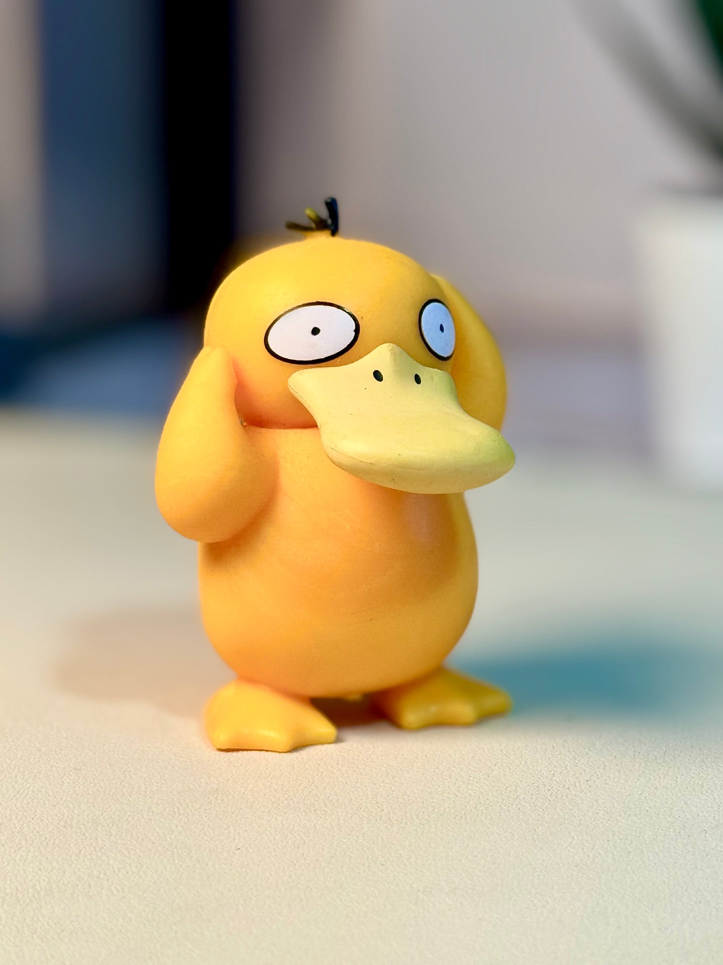Psyduck Holding Head – 8.5cm Classic Pokémon Action Figure