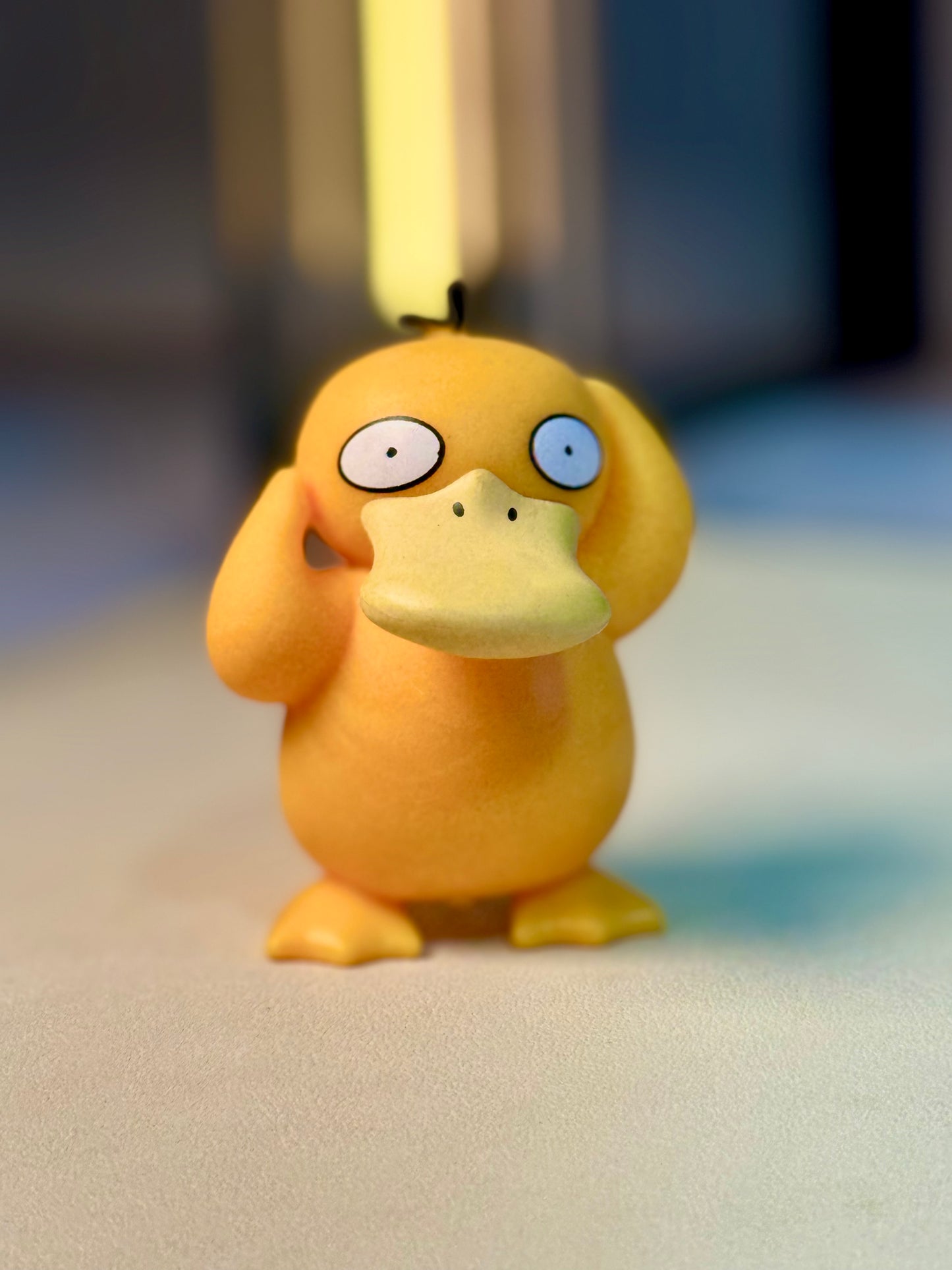 Psyduck Holding Head – 8.5cm Classic Pokémon Action Figure