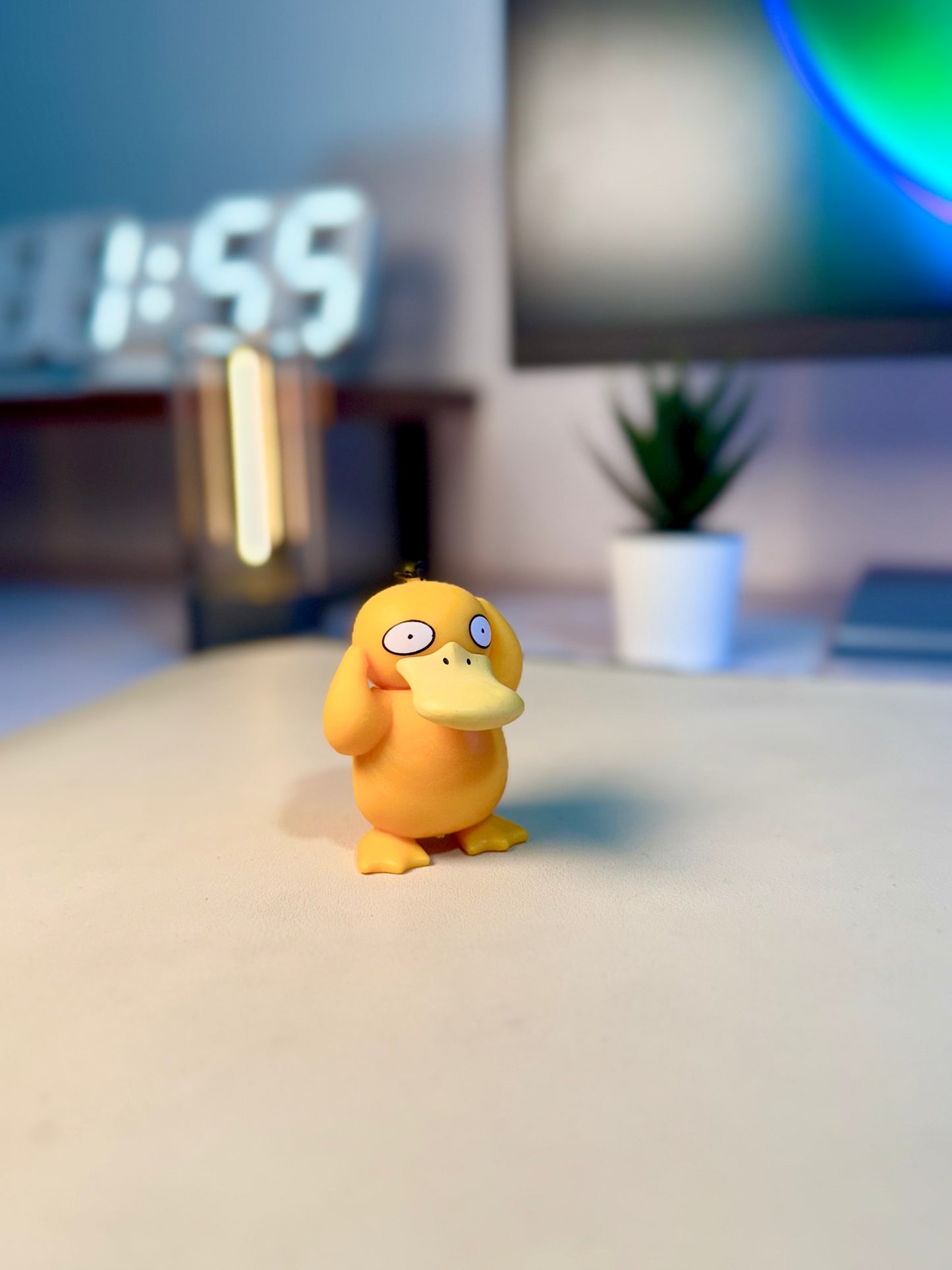 Psyduck Holding Head – 8.5cm Classic Pokémon Action Figure