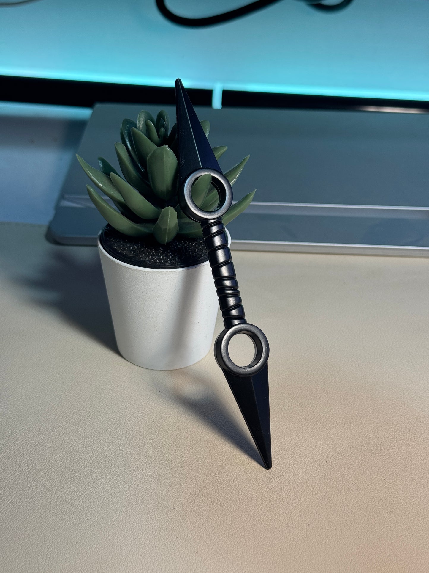 Kunai Knife Decorative Piece – Perfect for Desk, Shelf, or Plant Decor
