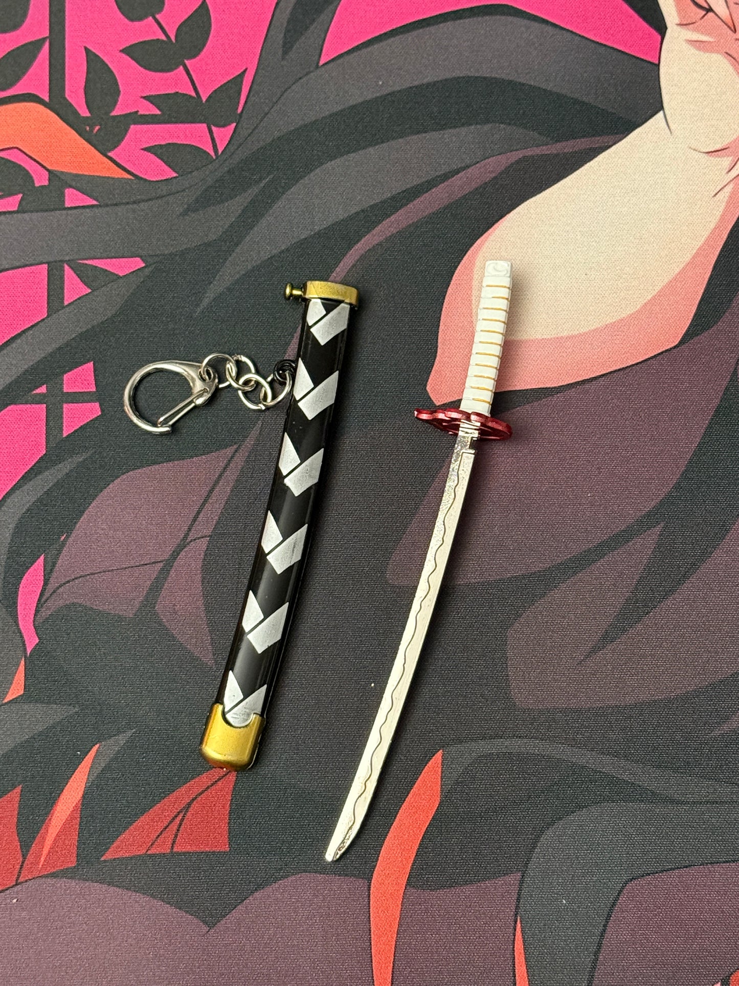 One Piece Trafalgar Law "Kikoku" Inspired Katana Metal Keychain / Mini Collectible - 15cm Black & White Anime Sword