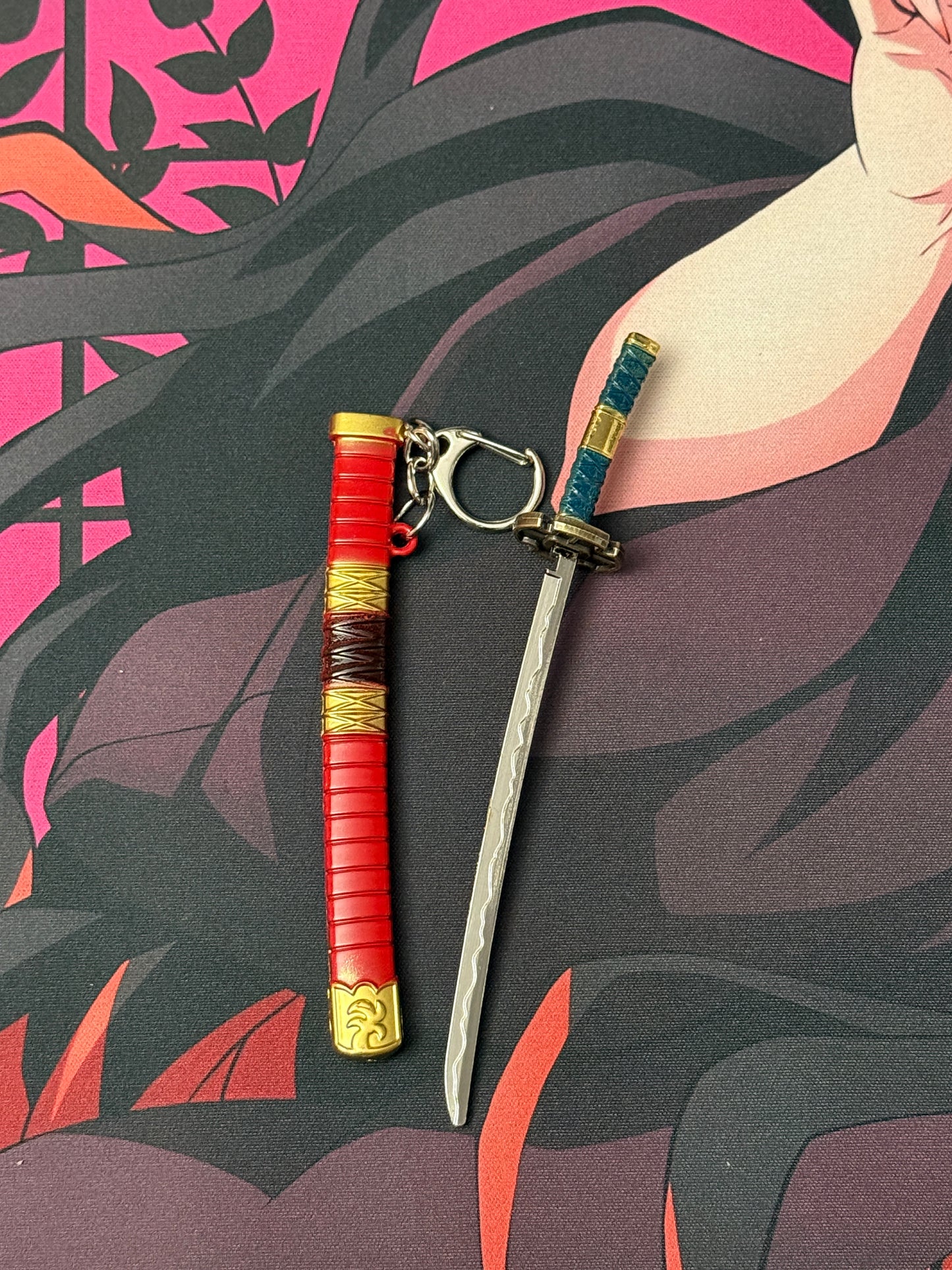 One Piece Roronoa Zoro Inspired Katana Metal Keychain / Mini Collectible - 15cm Red & Green Anime Sword