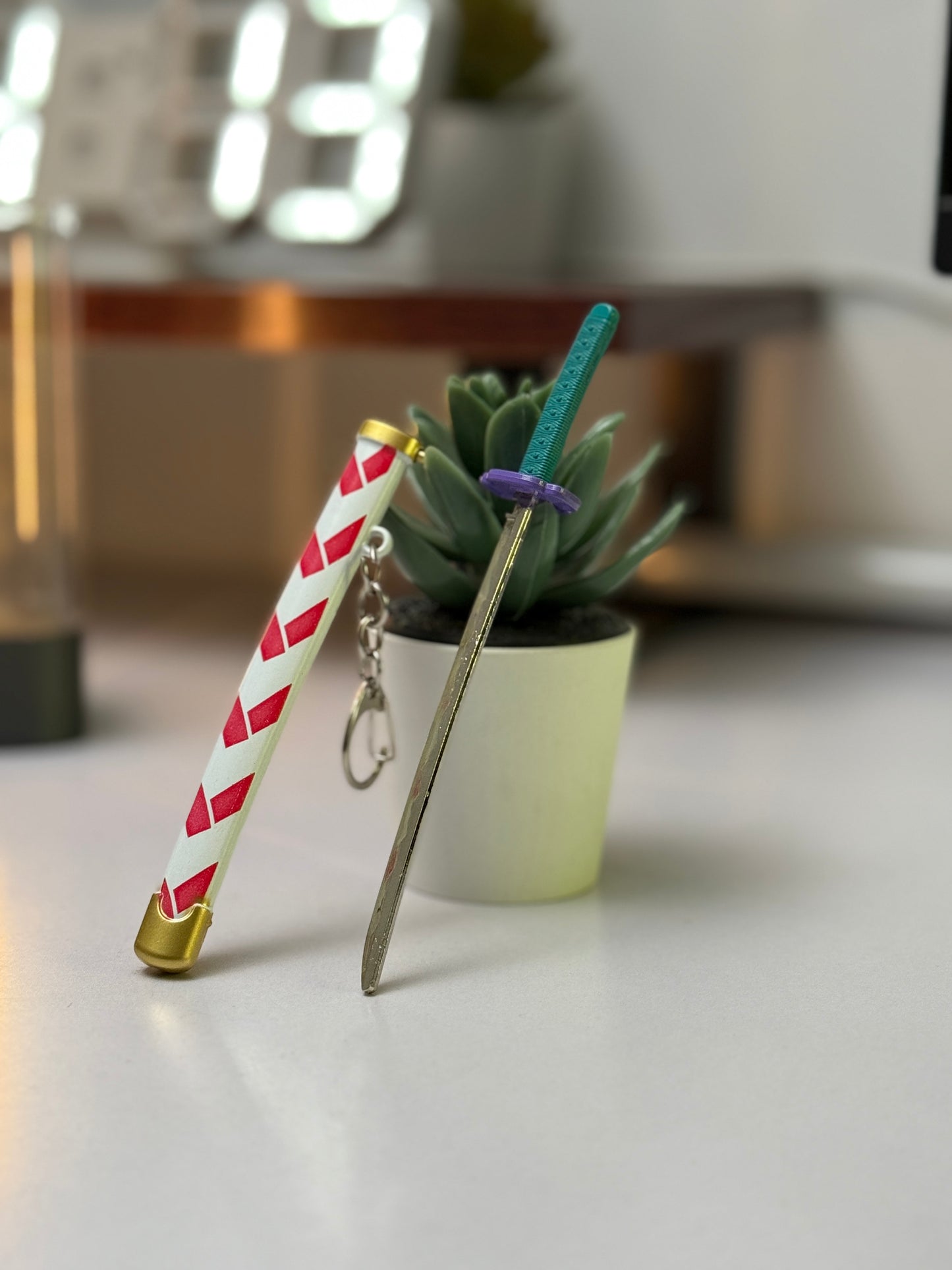 Demon Slayer Obanai Iguro Inspired Katana Metal Keychain / Mini Collectible - White & Green Anime Sword