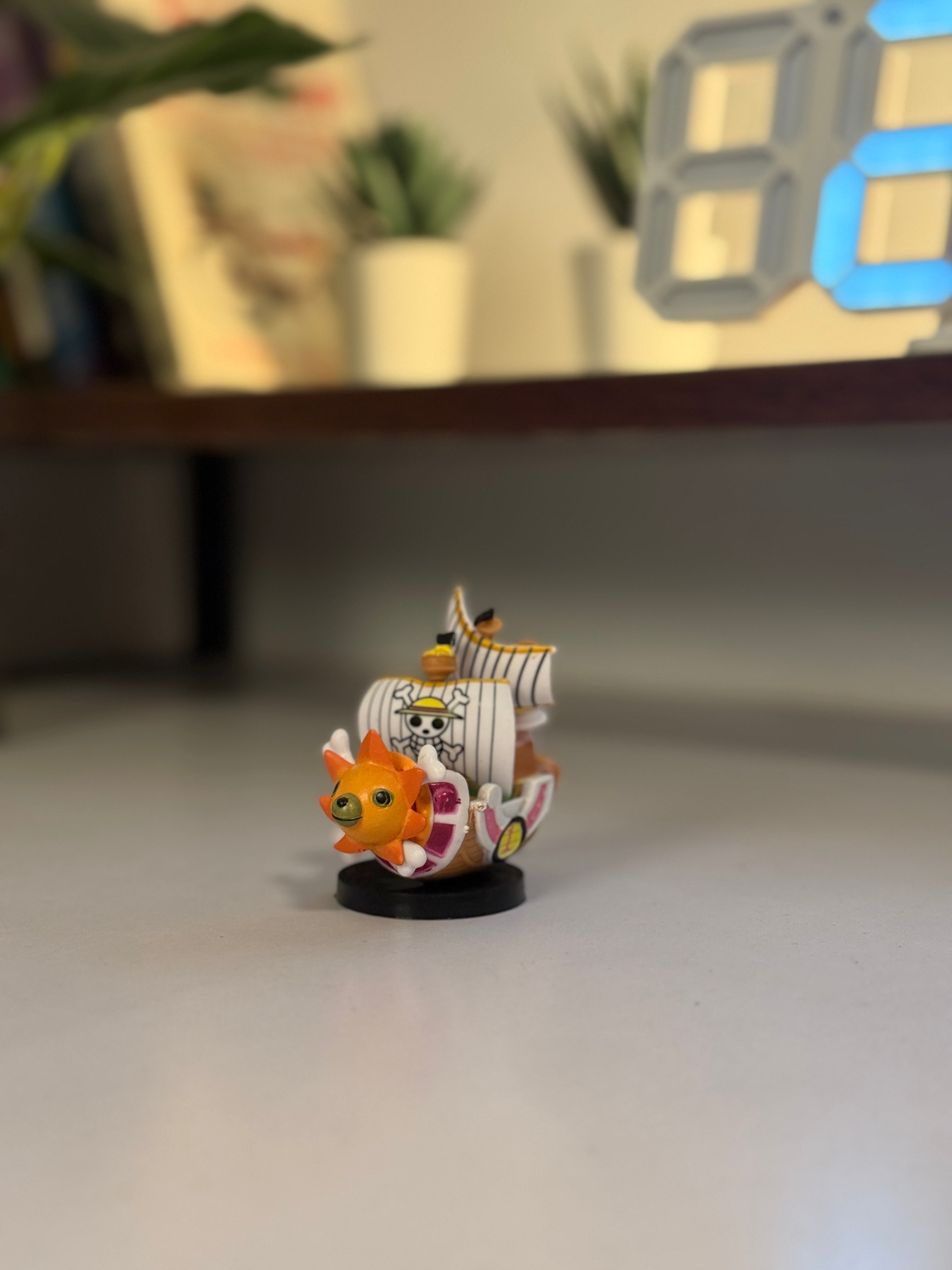 One Piece Thousand Sunny Mini Ship Figure – 8 cm Collectible