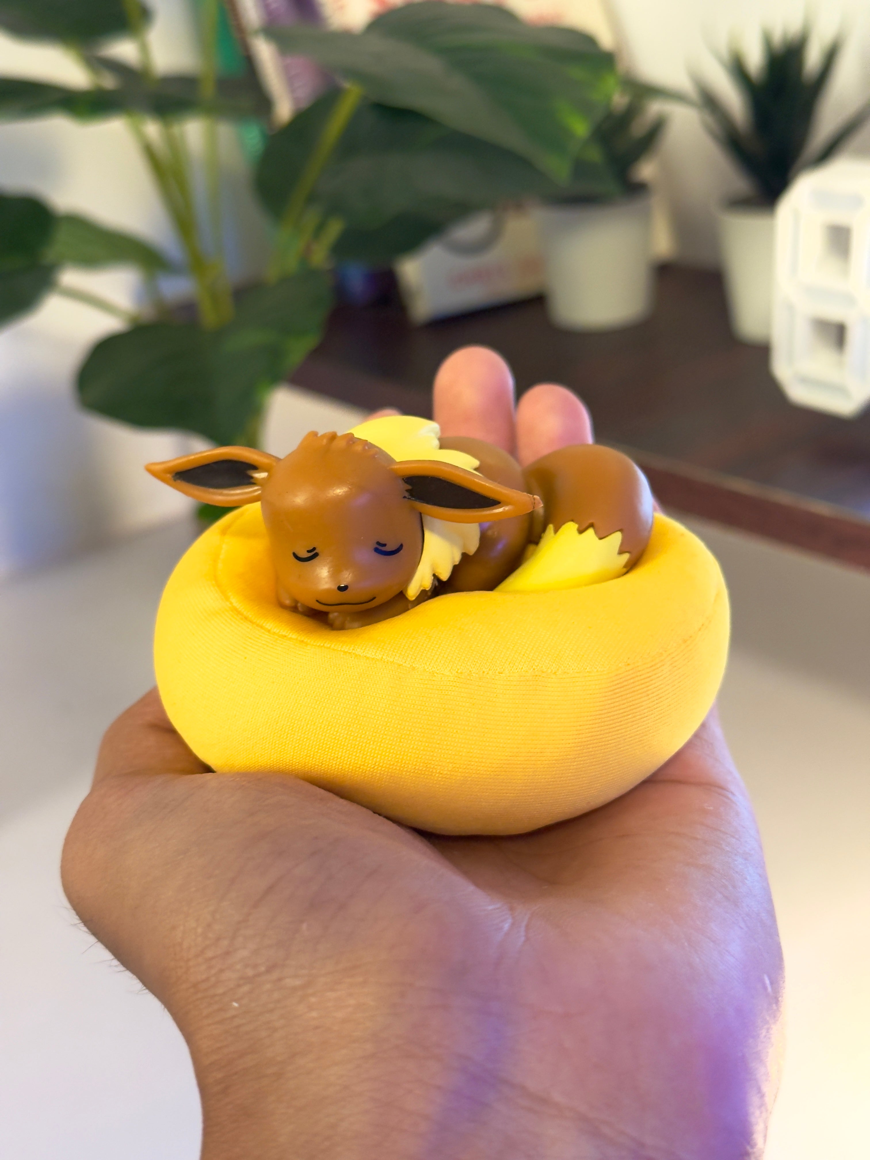 Eevee Mini Figure – Pokémon Collectible Sleeping Pose