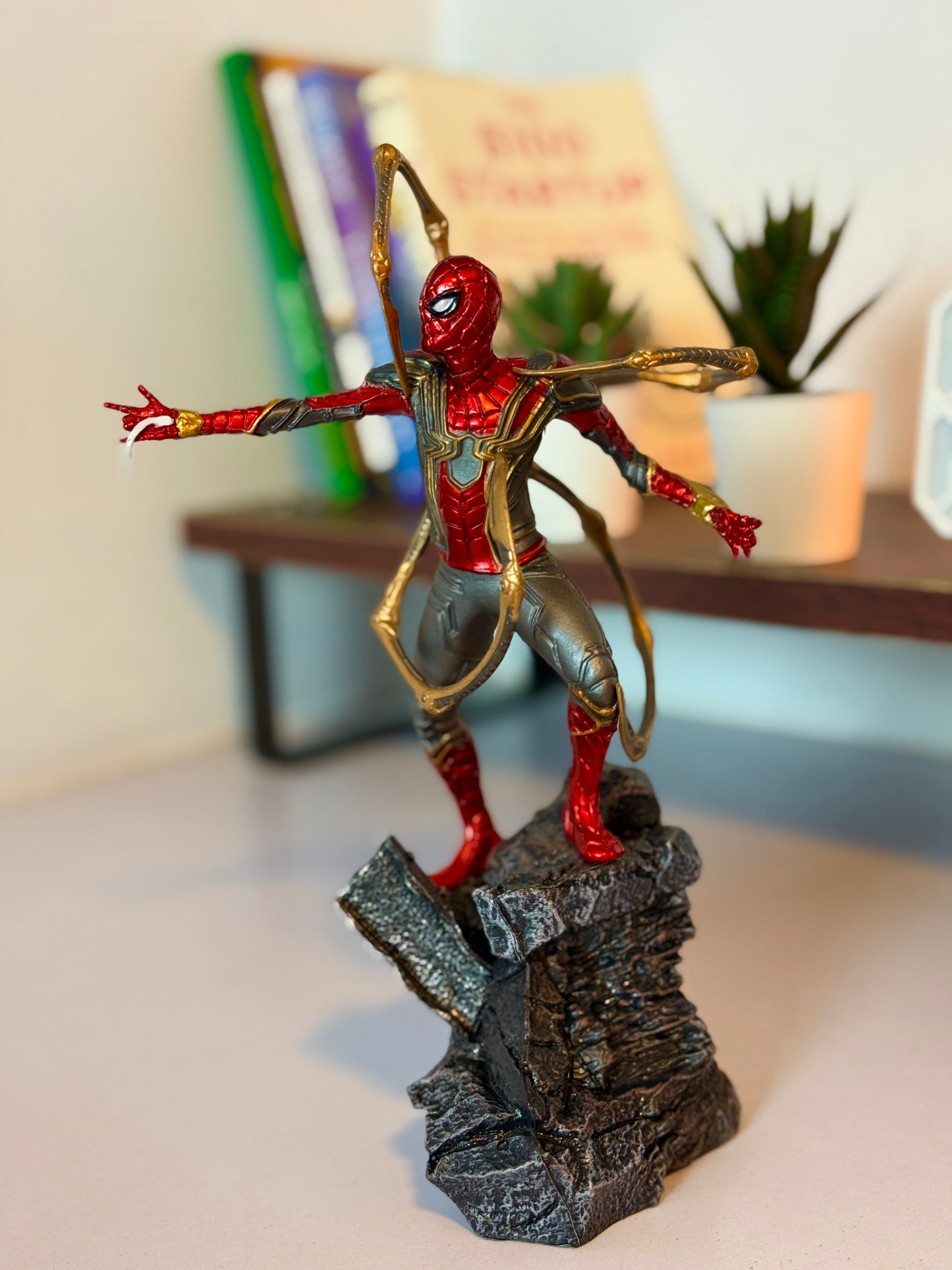 Spider-Man Iron Spider Figure 25cm | Marvel Avengers Collectible Statue