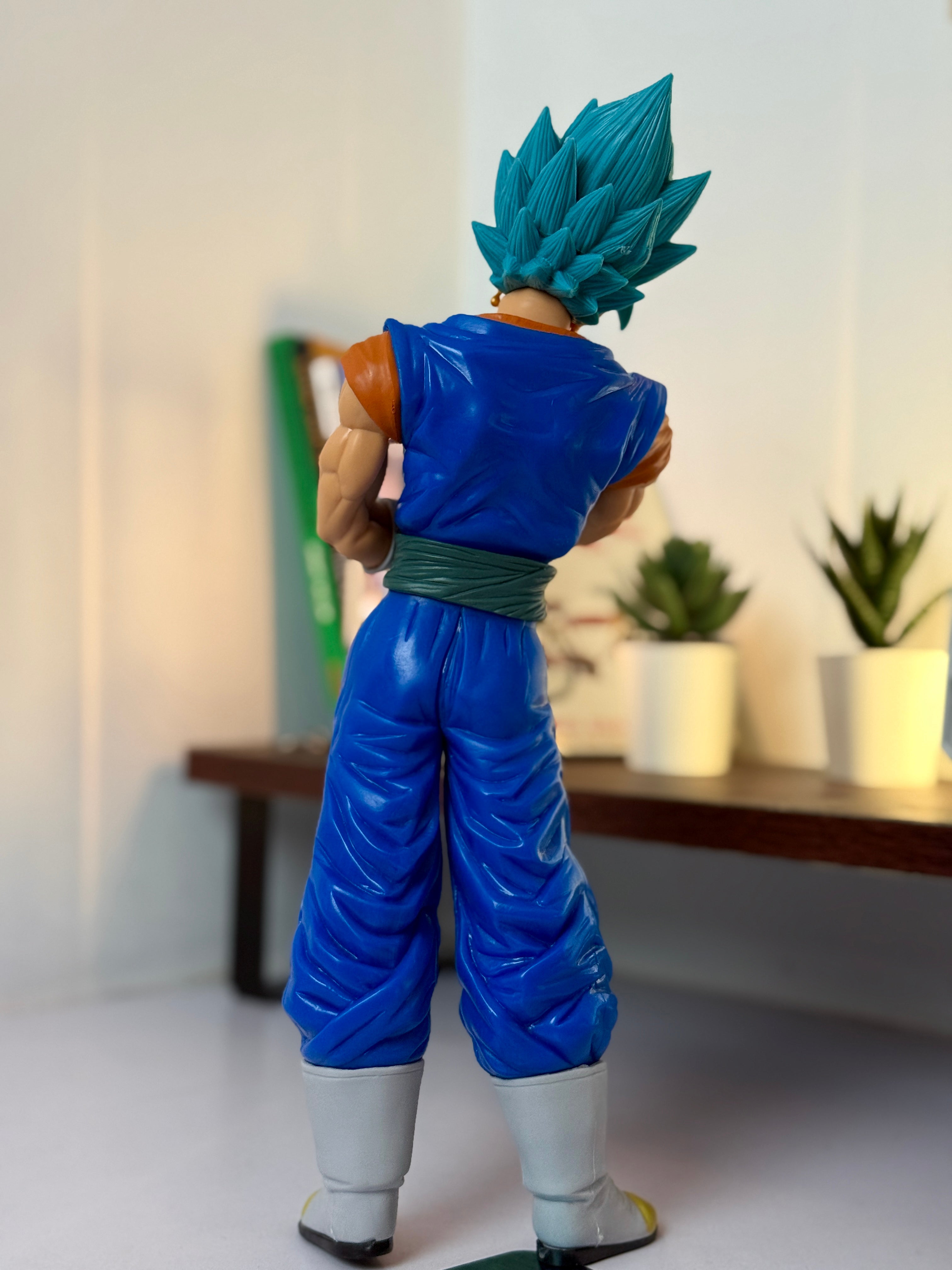 Giant Vegeta Super Saiyan Blue 35cm Figure – Dragon Ball Collectible