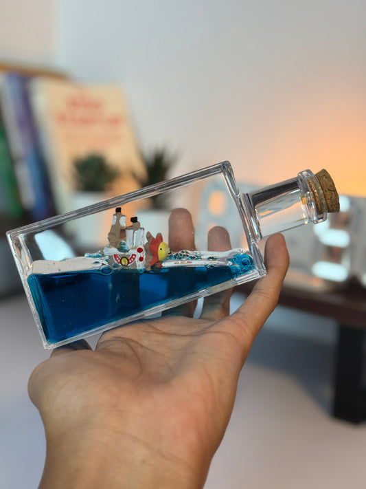 One Piece Thousand Sunny Ship in Bottle, Floating Anime Ship with Water, One Piece Collectible