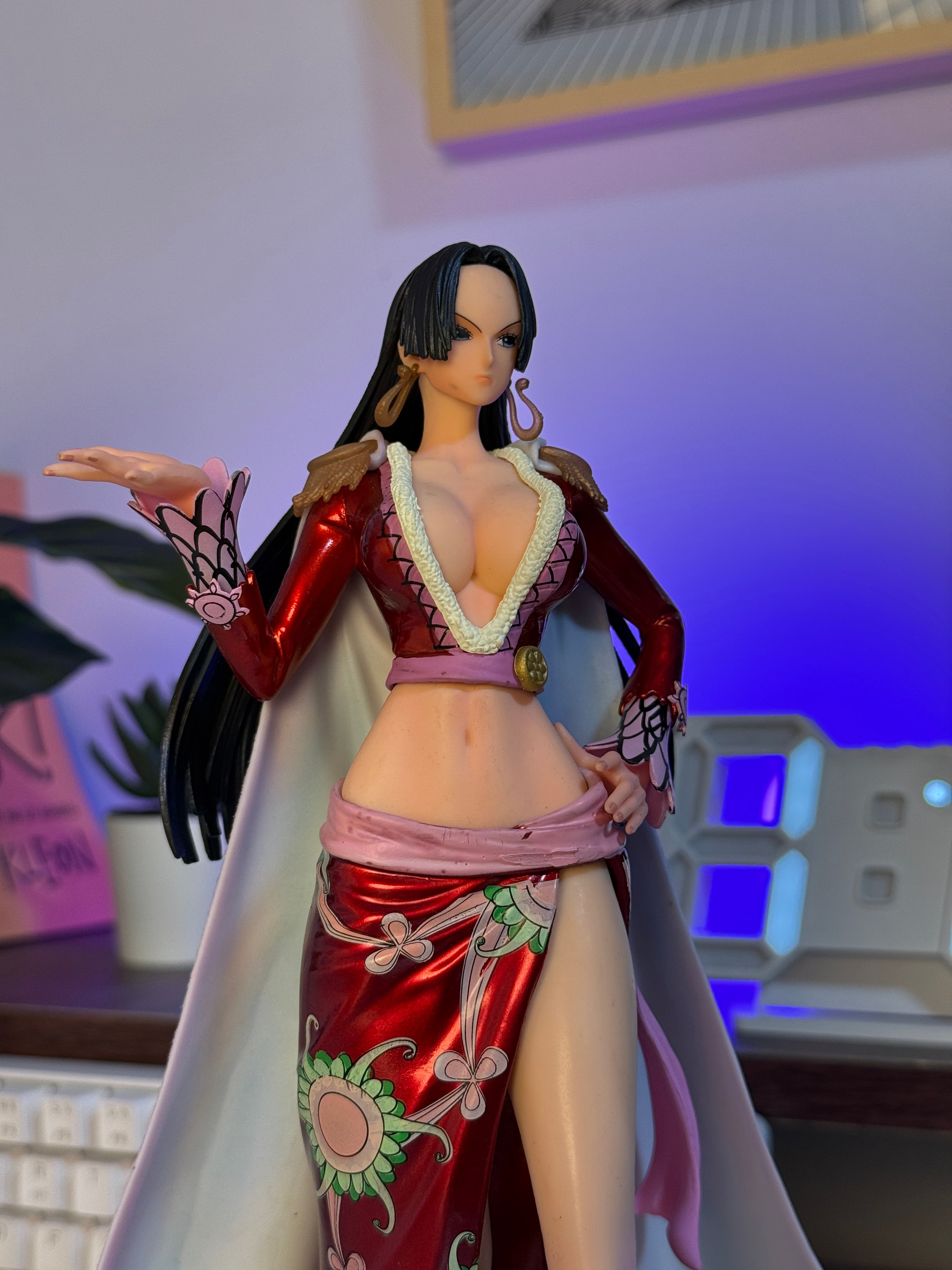 30 cm Boa-Inspired Pirate Empress Action Figure – Elegant Pose Anime Collectible Statue | Action Nook