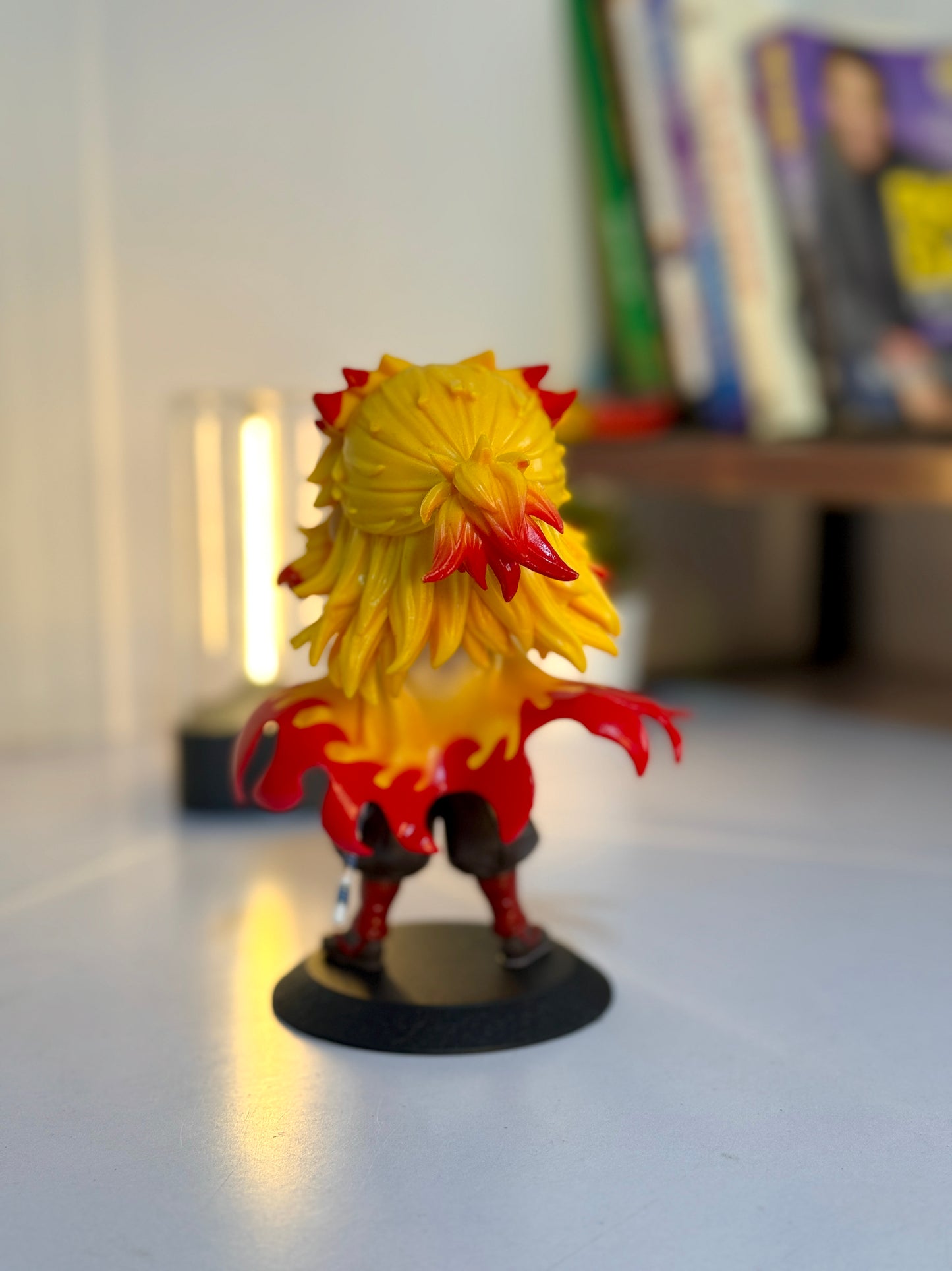 Demon Slayer: Kimetsu no Yaiba - Kyojuro Rengoku Figure (16cm)