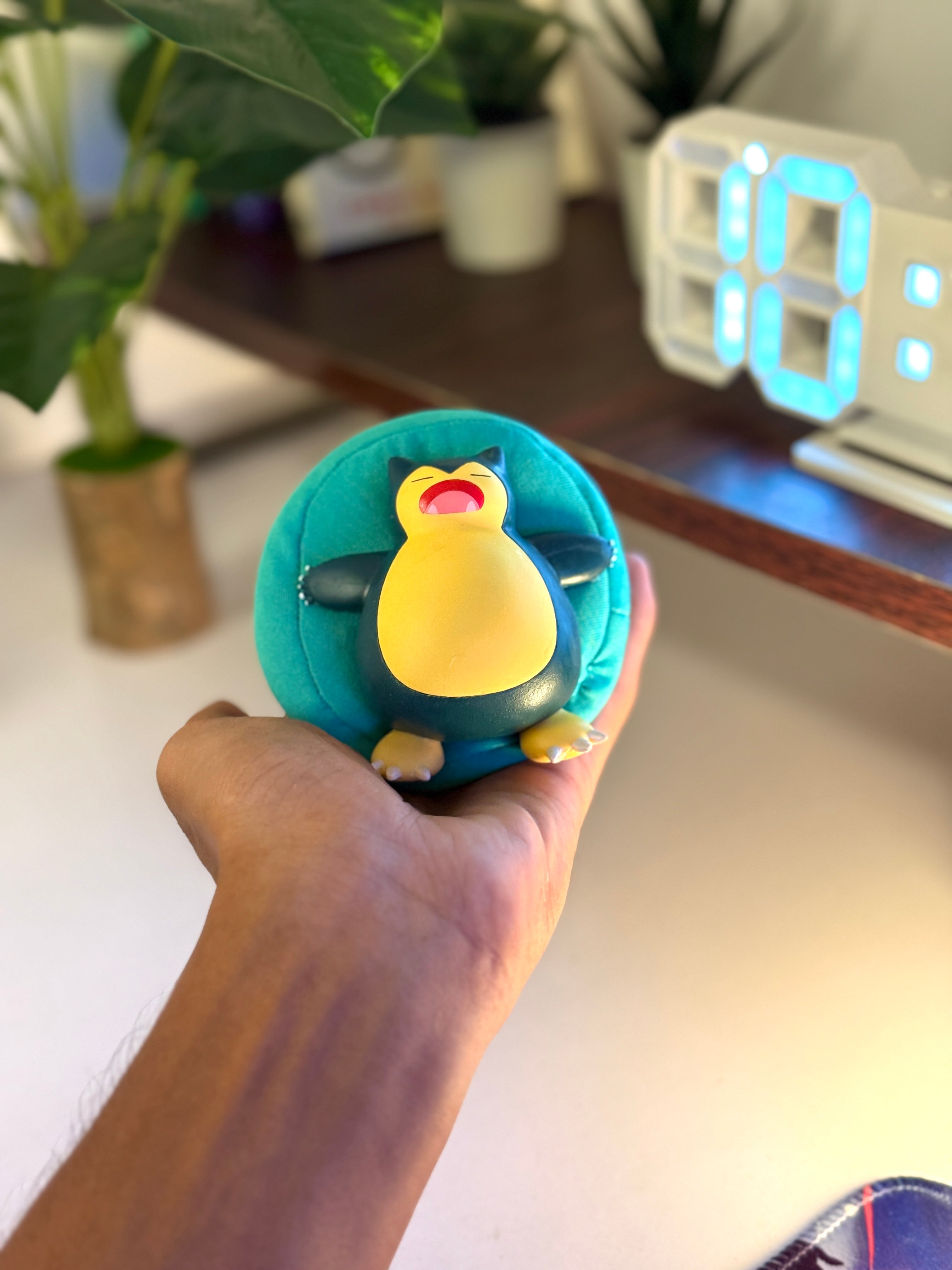 Snorlax Mini Figure – Pokémon Collectible Sleeping Pose