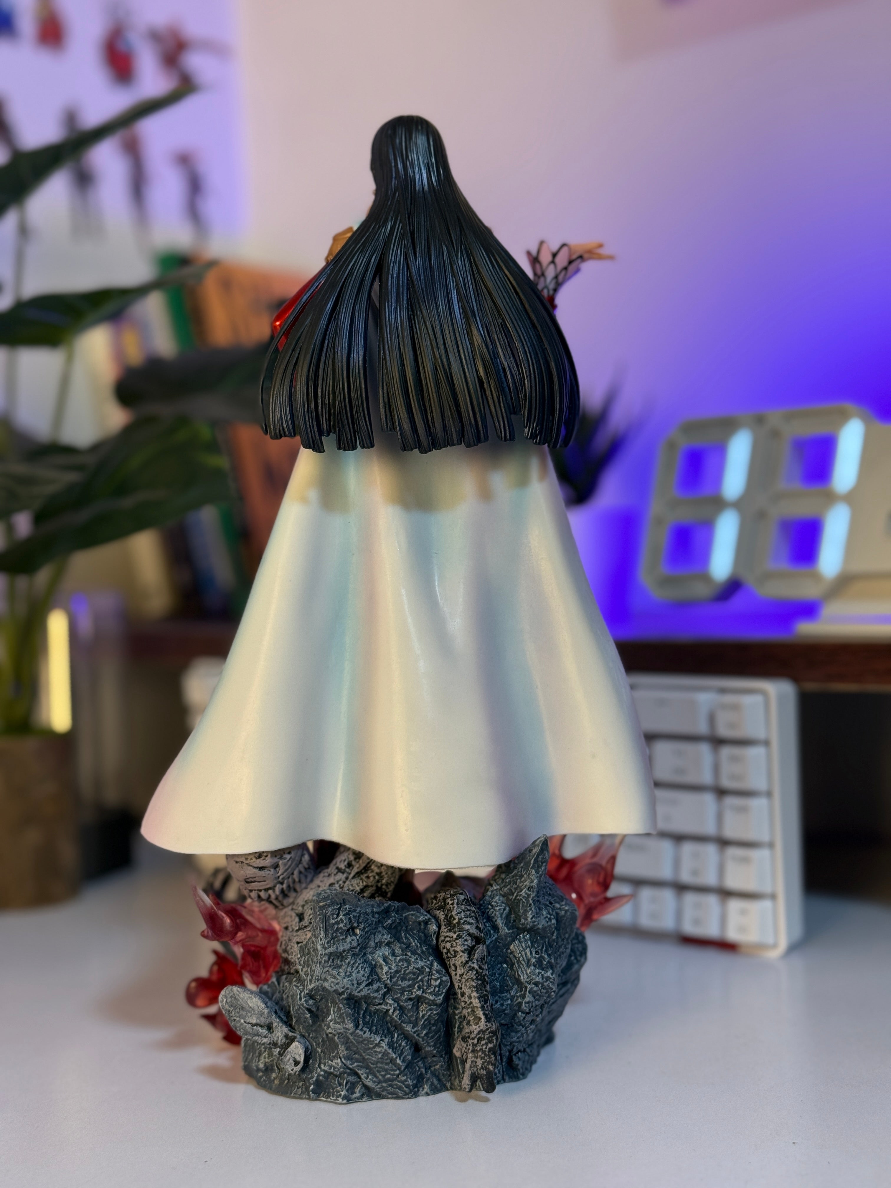 30 cm Boa-Inspired Pirate Empress Action Figure – Elegant Pose Anime Collectible Statue | Action Nook