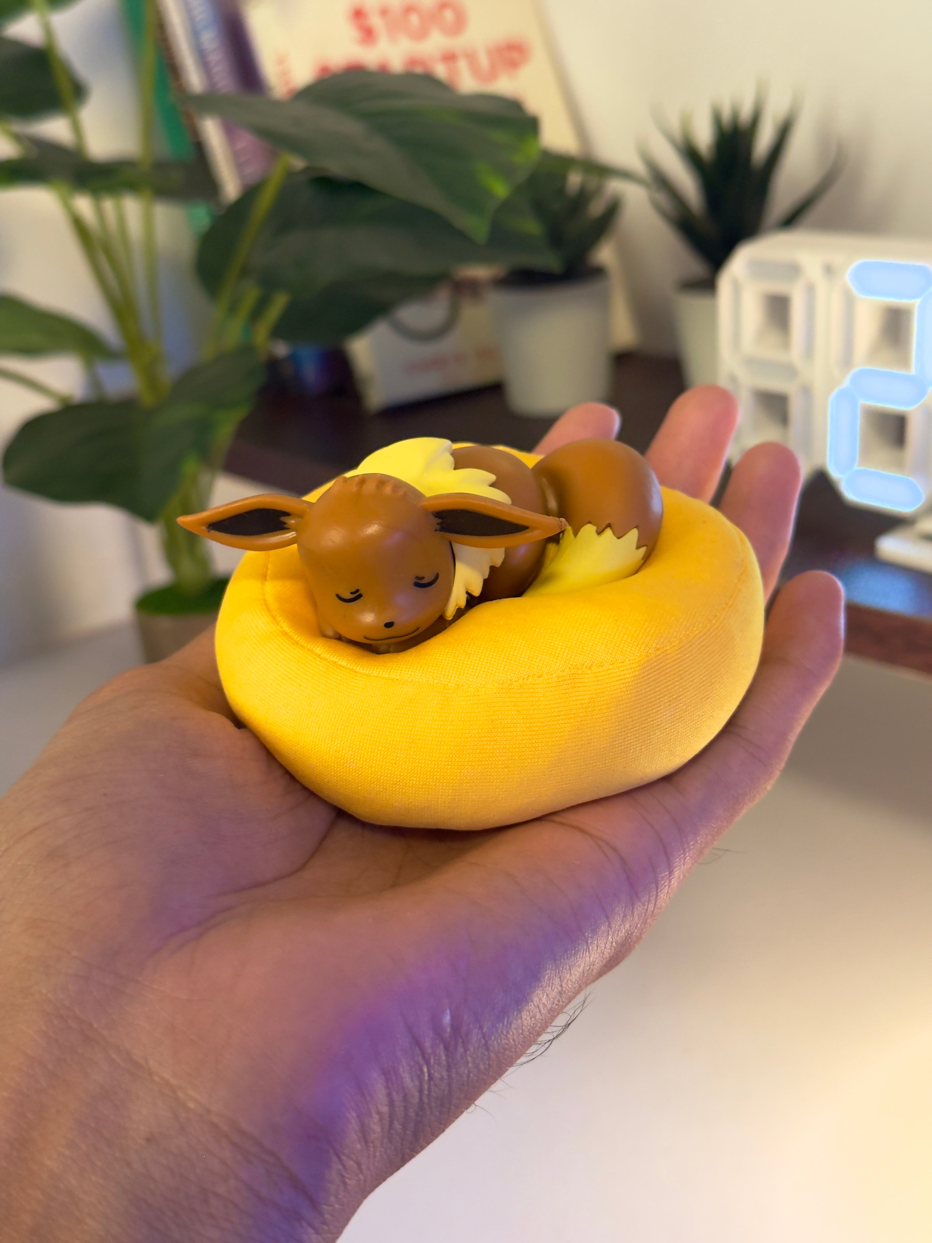 Eevee Mini Figure – Pokémon Collectible Sleeping Pose