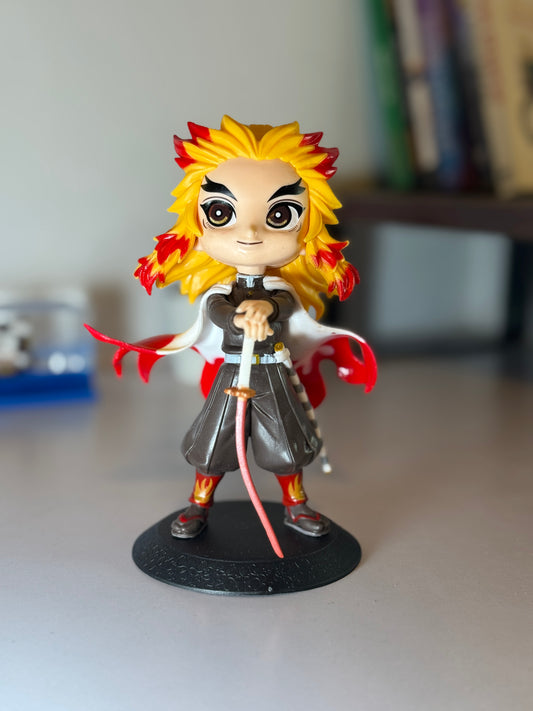 Demon Slayer: Kimetsu no Yaiba - Kyojuro Rengoku Figure (16cm)