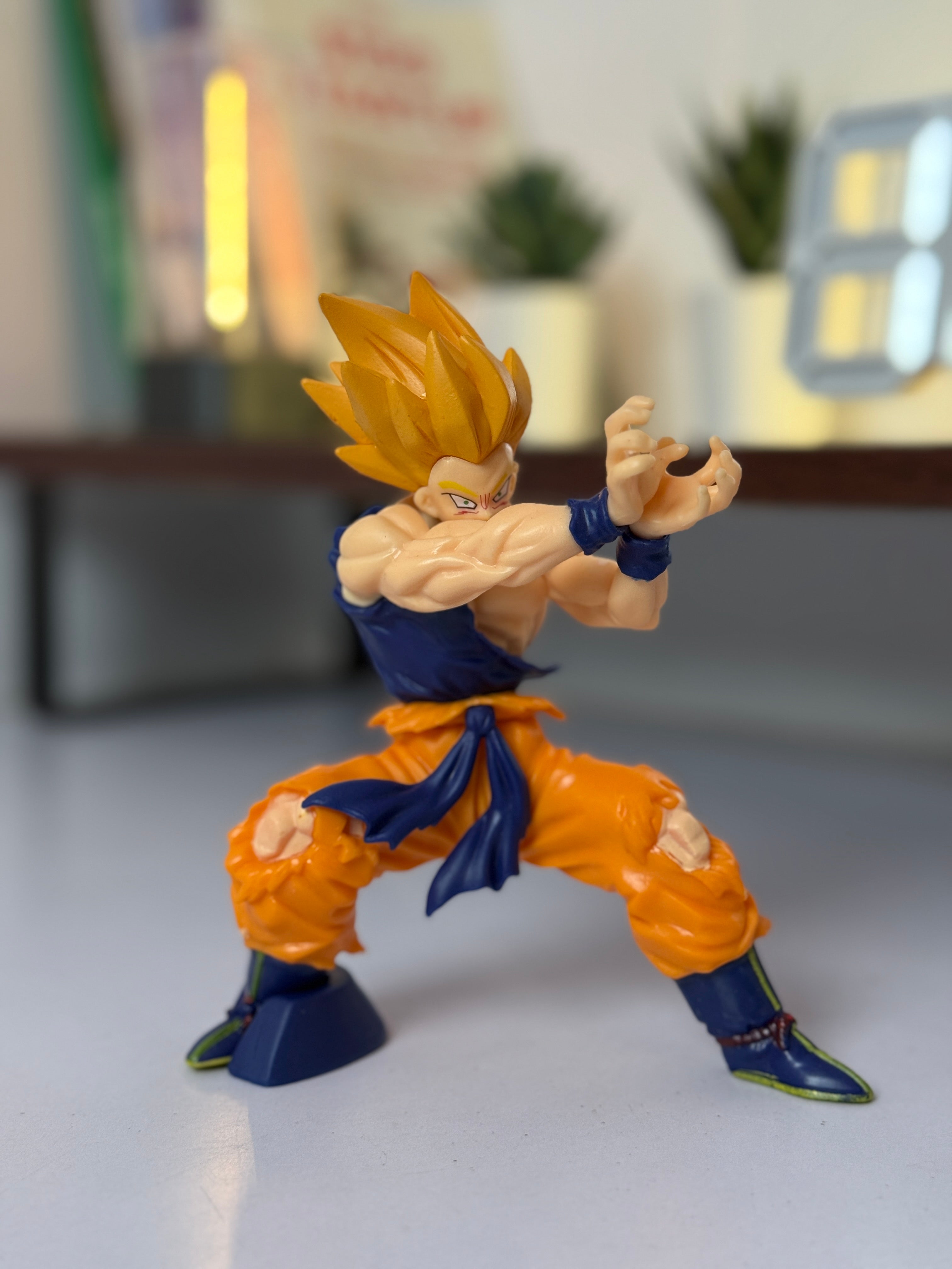 16 cm Super Saiyan Goku Figurine – Dragon Ball Z Collectible