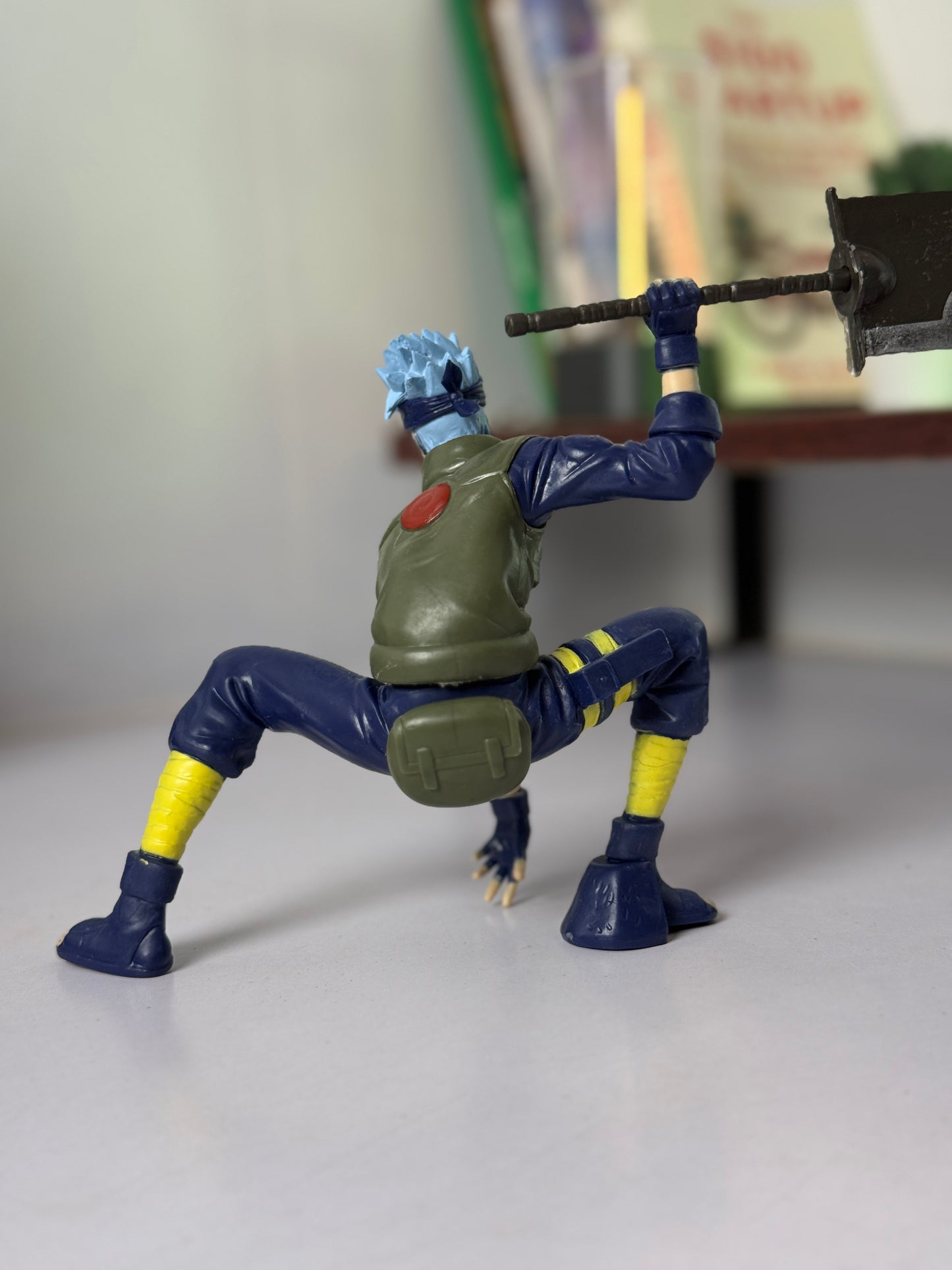 15 cm Kakashi Hatake Figurine with Sword – Naruto Collectible (25 cm Length)