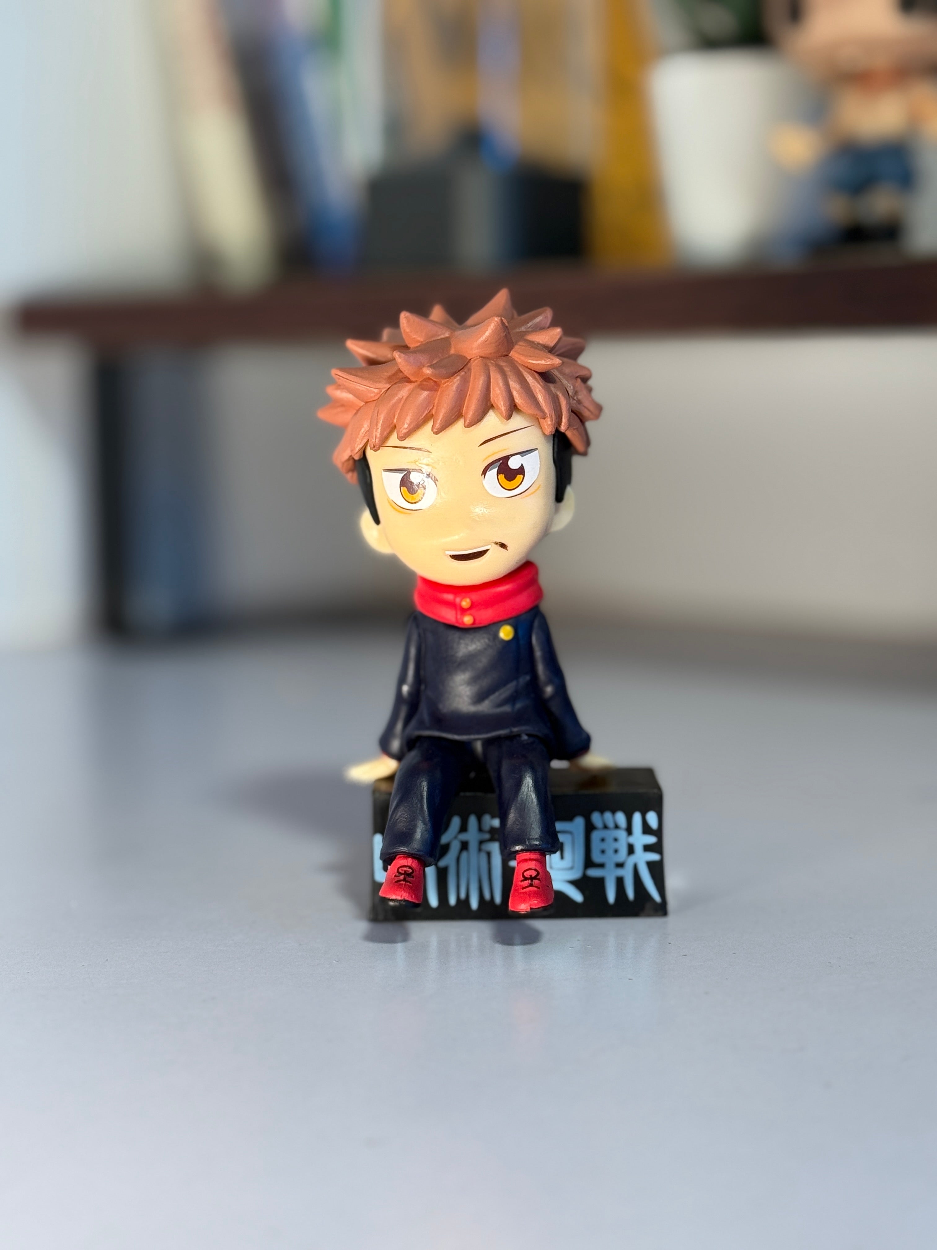 Yuji Itadori Chibi Figure - Jujutsu Kaisen Sitting Pose Collectible - 12cm