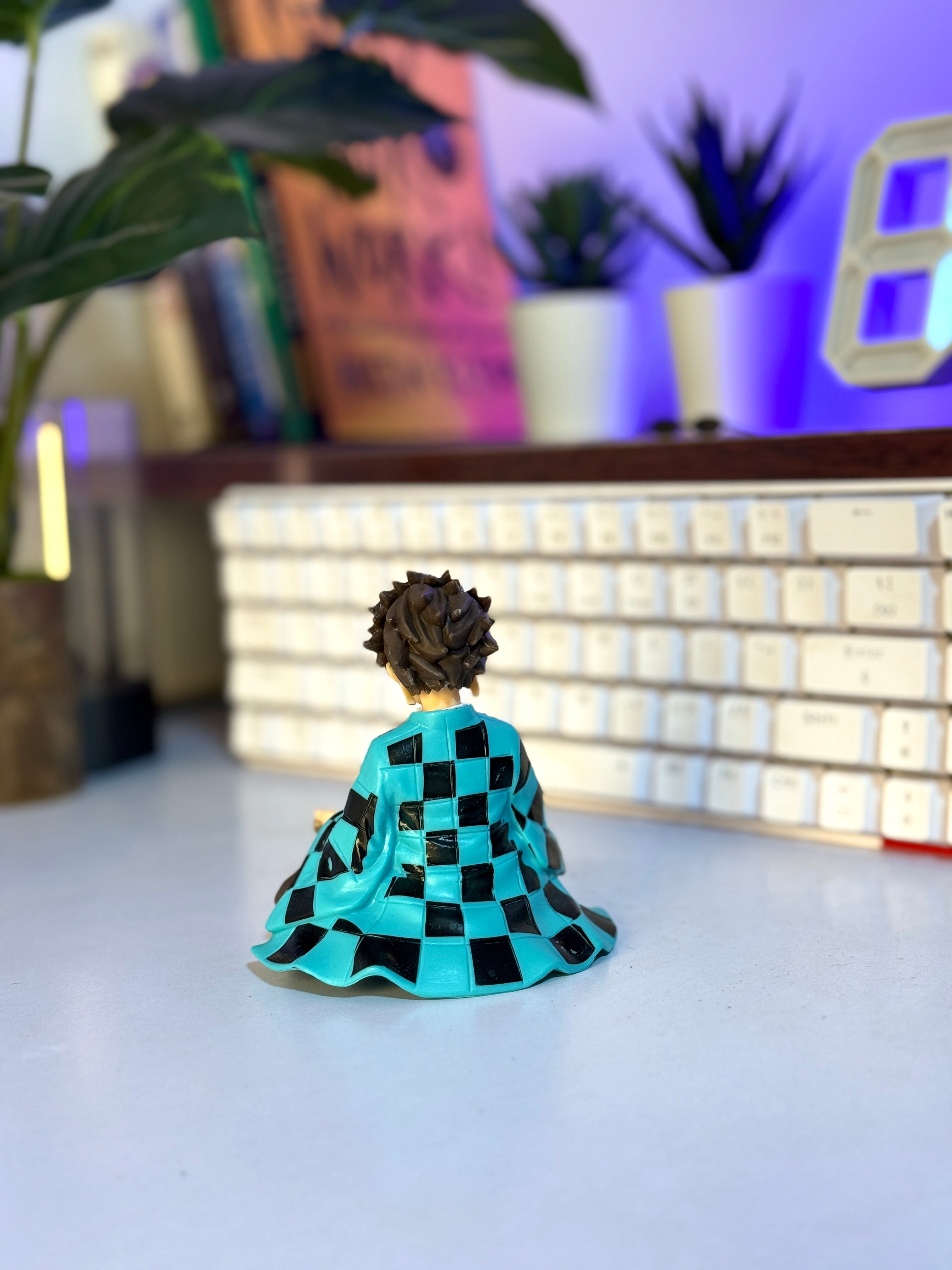 12 cm Anime Hero Sitting Action Figure – Cute Collectible Eating Scene Statue | Action Nook