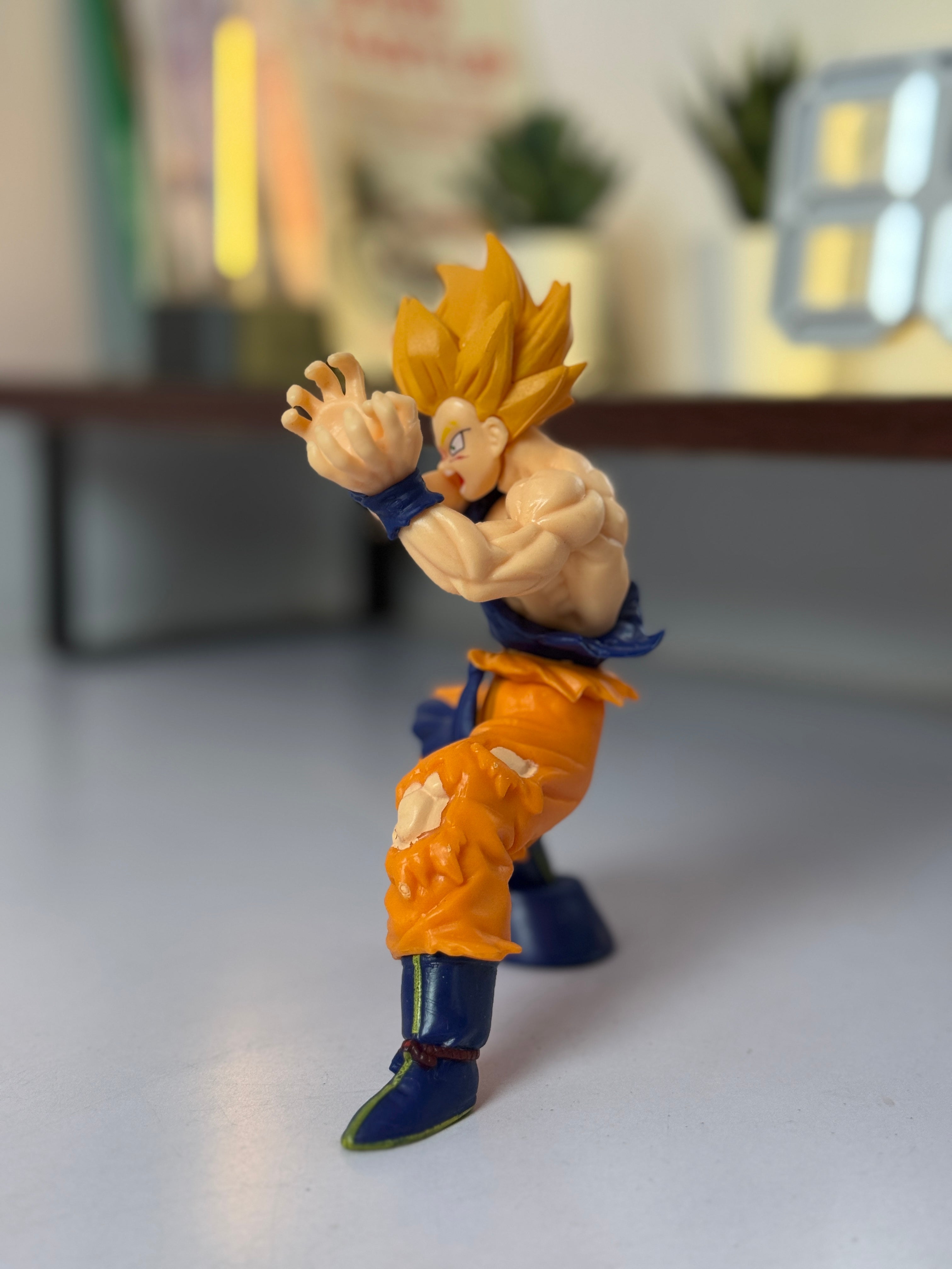 16 cm Super Saiyan Goku Figurine – Dragon Ball Z Collectible