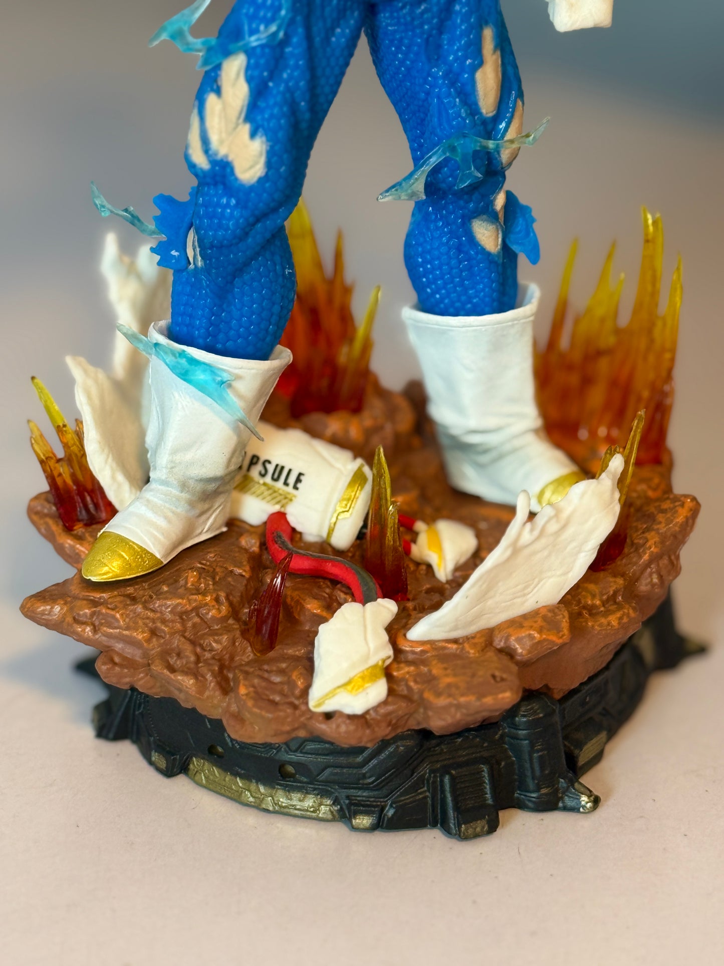 Dragon Ball Z Vegeta Action Figure 25cm, Super Saiyan Statue with Interchangeable Heads, DBZ Collectible