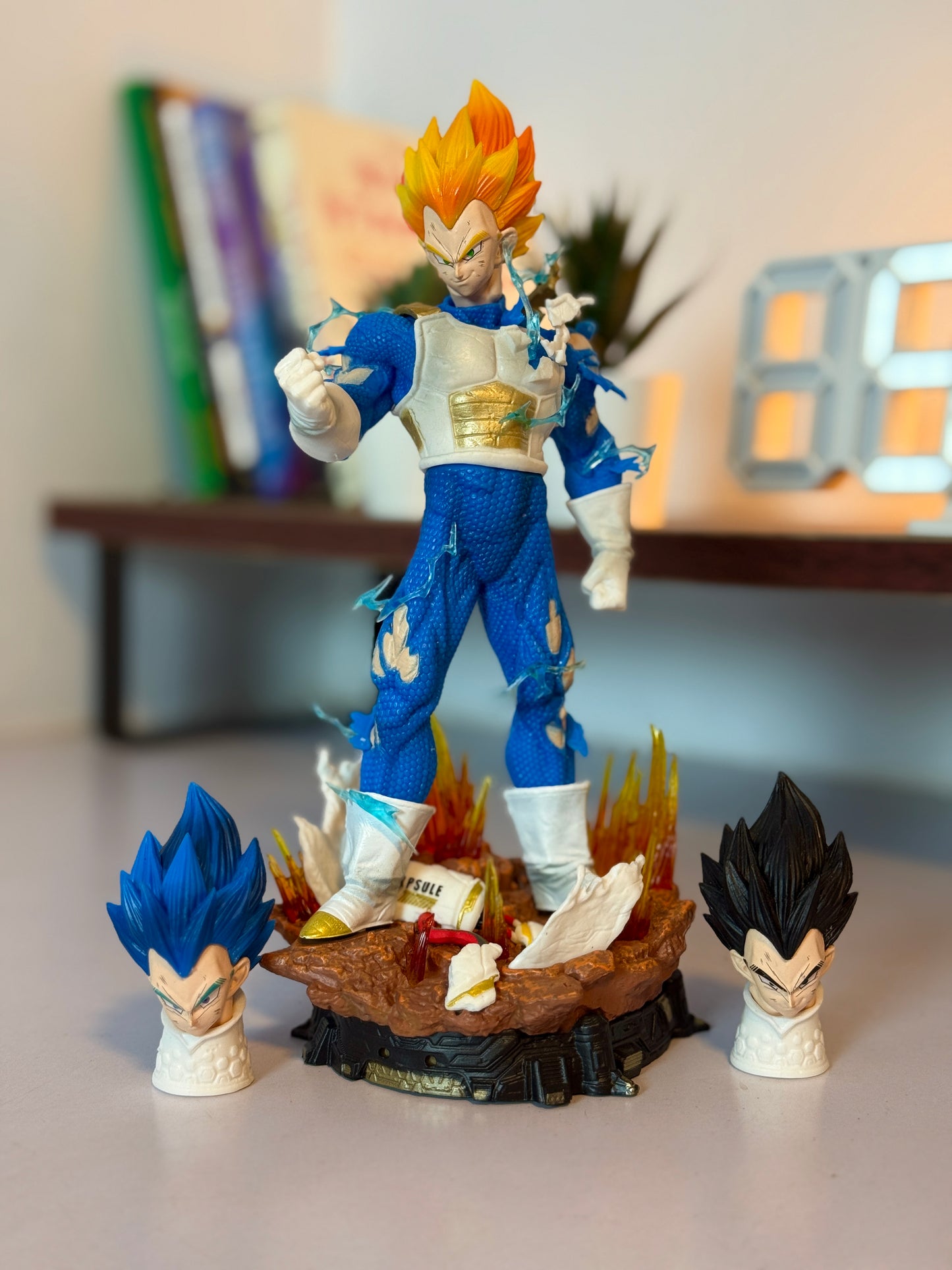 Dragon Ball Z Vegeta Action Figure 25cm, Super Saiyan Statue with Interchangeable Heads, DBZ Collectible