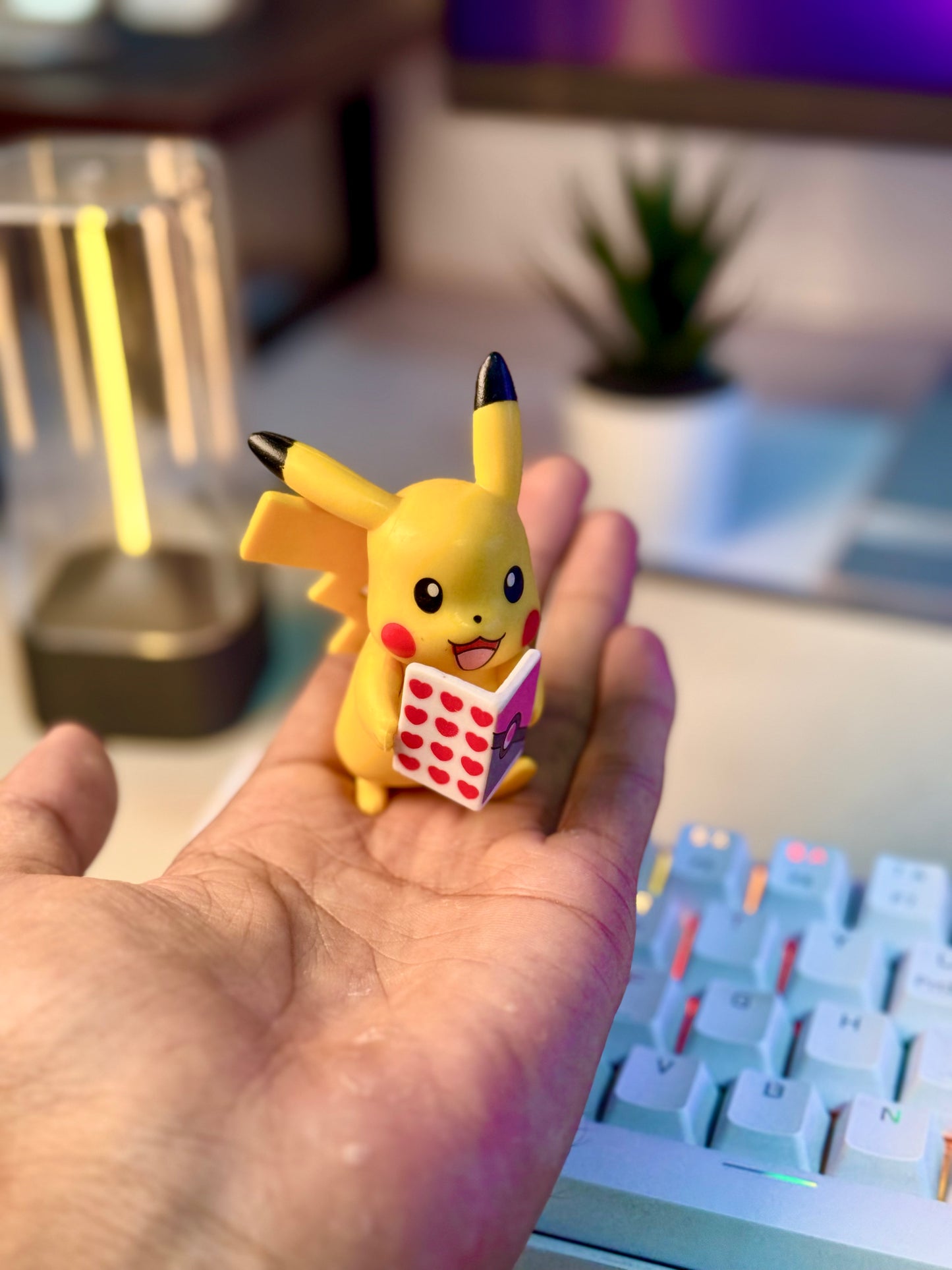 Valentine Pikachu with Heart Book – 8.5cm Pokémon Collectible Figure