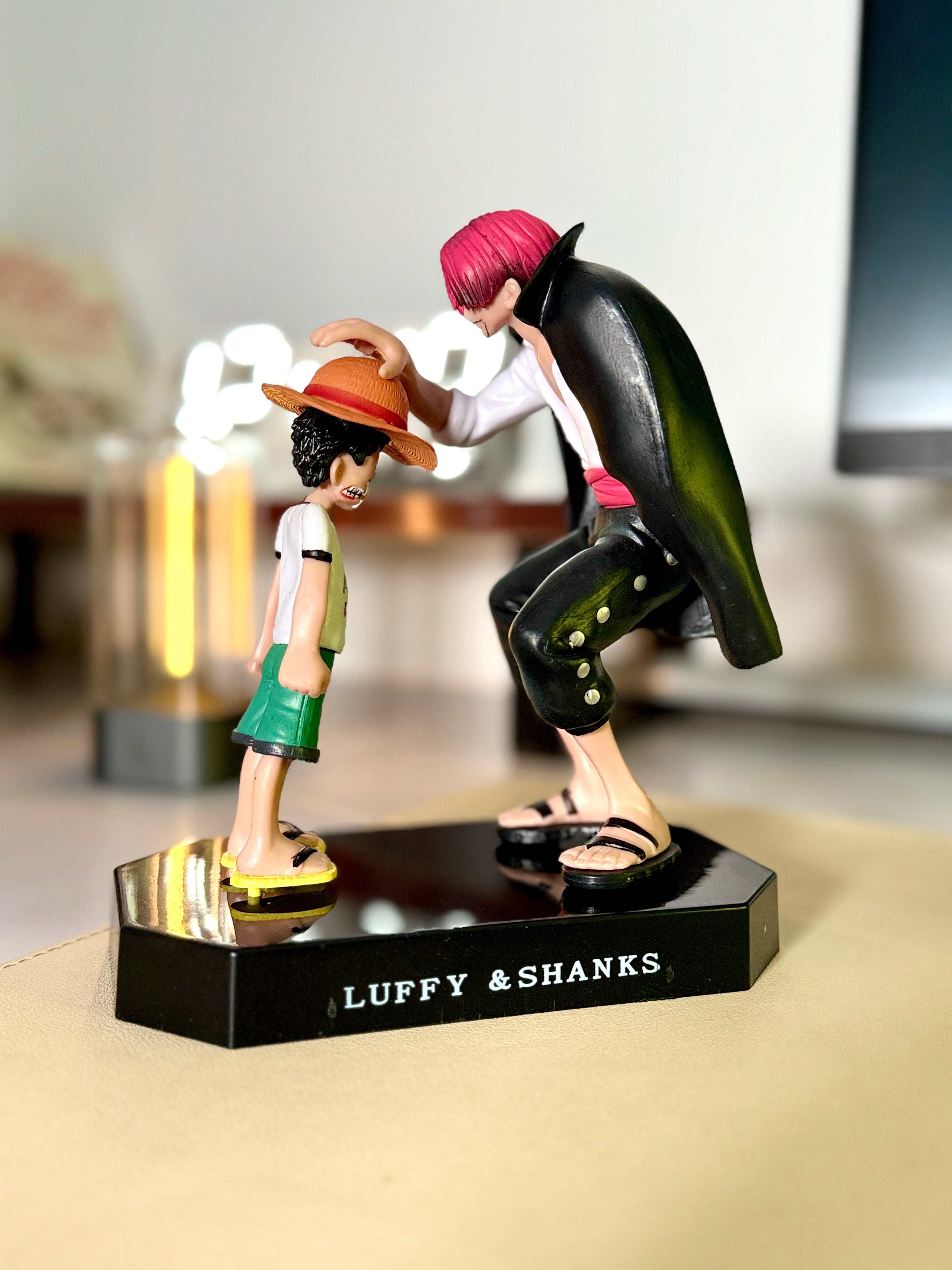 One Piece Luffy & Shanks Iconic Moment Figure Set - 19cm Red-Haired Shanks & Young Luffy Collectible
