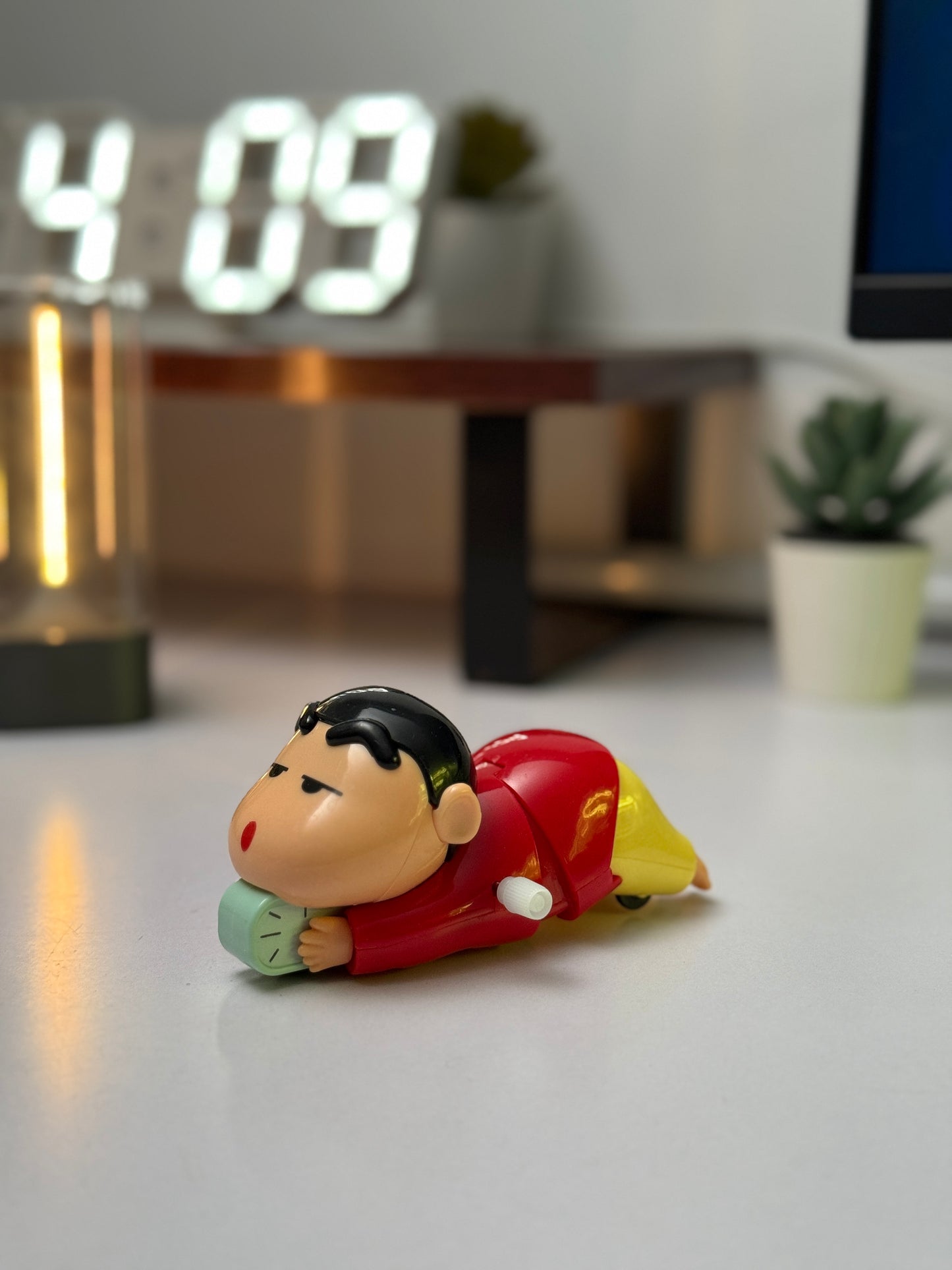 Crayon Shin-chan Red Pajamas Wind-Up Wiggling Figure - Adorable Moving Toy