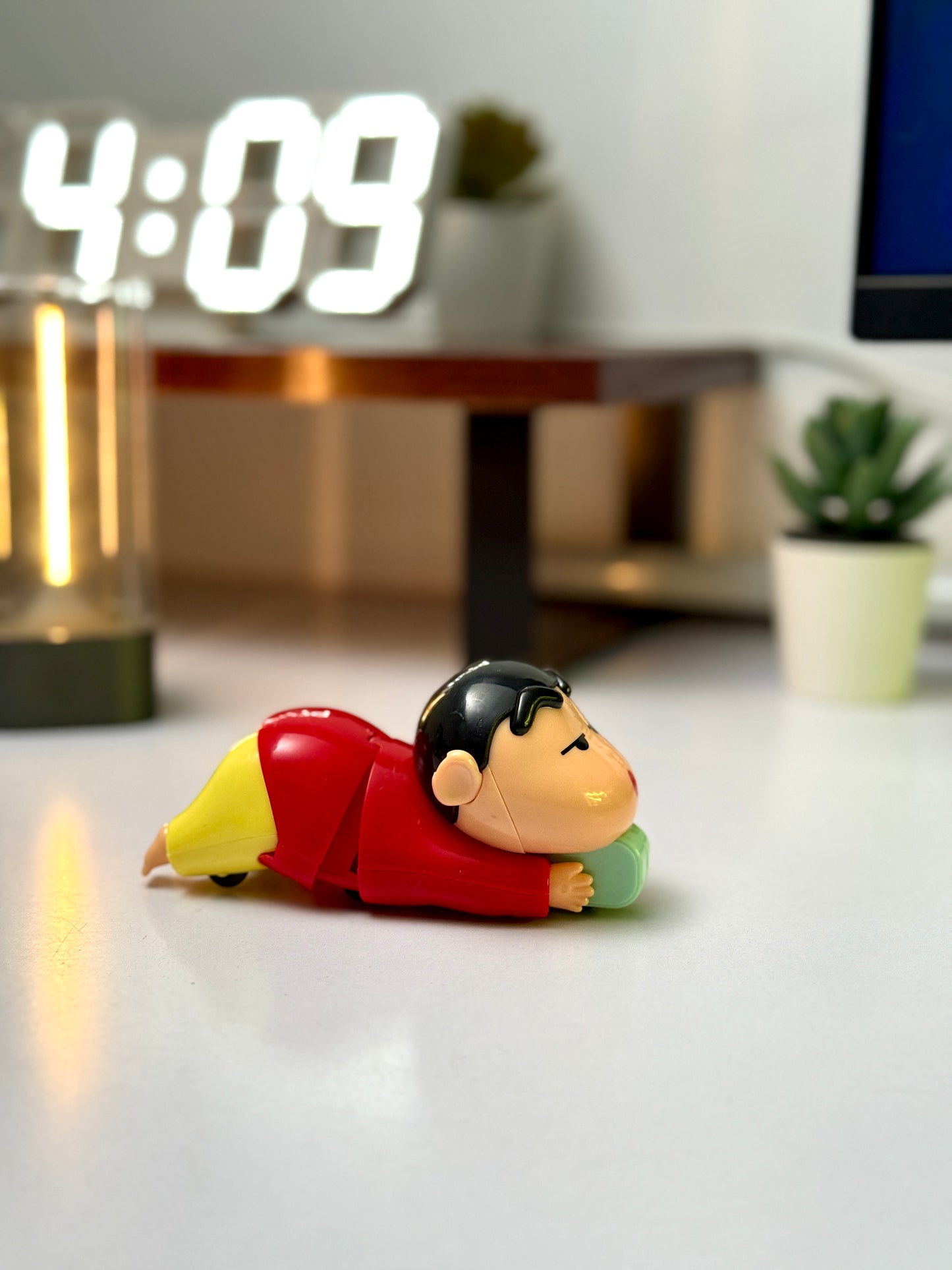 Crayon Shin-chan Red Pajamas Wind-Up Wiggling Figure - Adorable Moving Toy